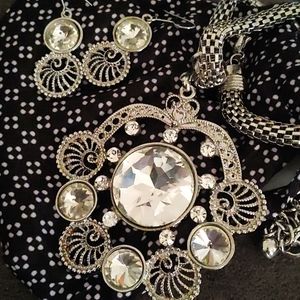 Necklace & Earring Set